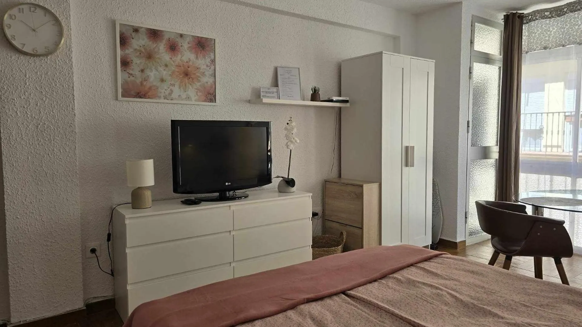 Harbor Studio Apartment In Fuengirola