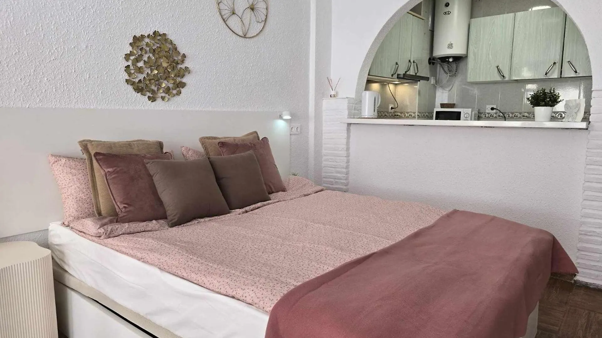 Harbor Studio Apartment In Fuengirola