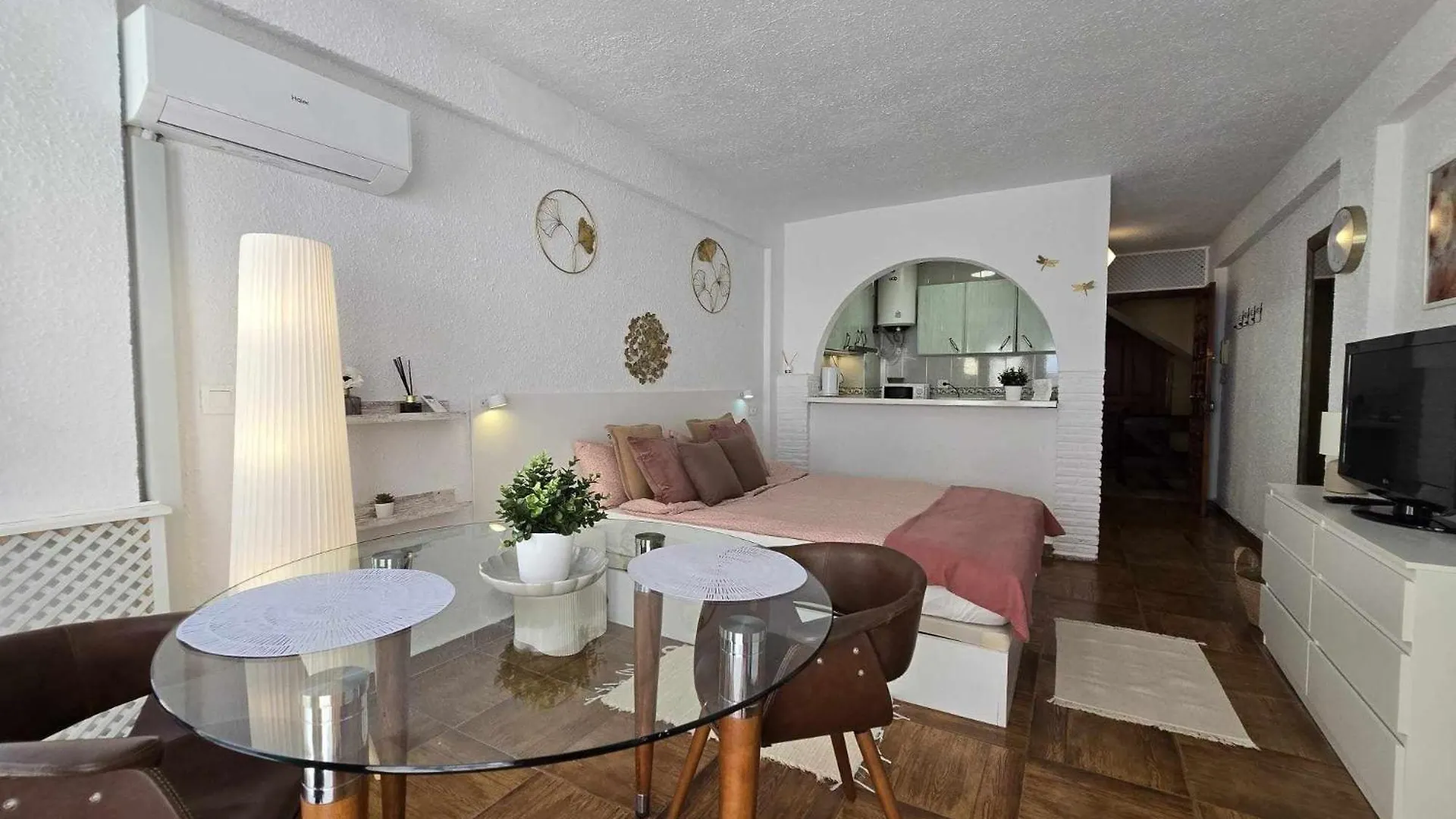 Harbor Studio Apartment In Fuengirola Spain