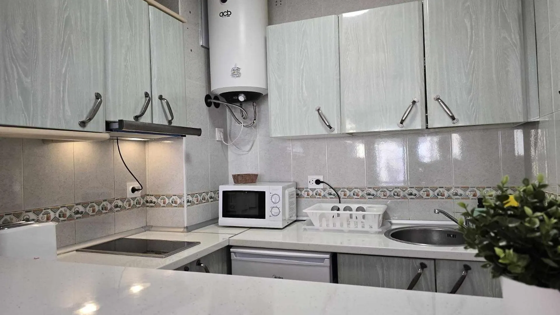 Harbor Studio Apartment In Fuengirola